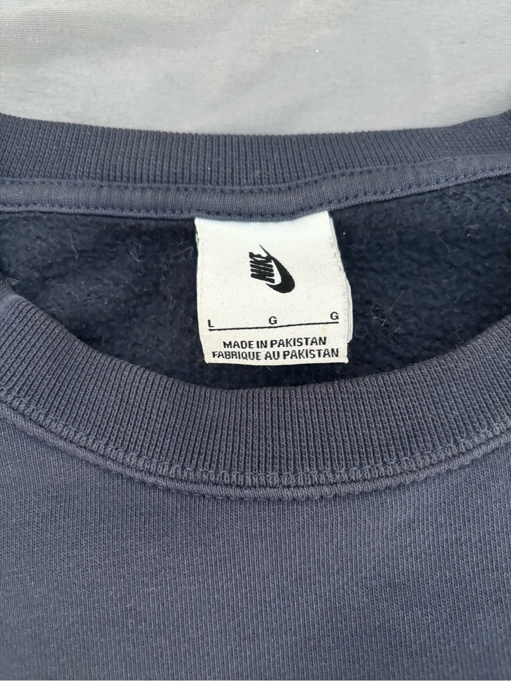 Nike Men Crewneck Vintage Navy Blue (Baggy) - Picture 8 of 8